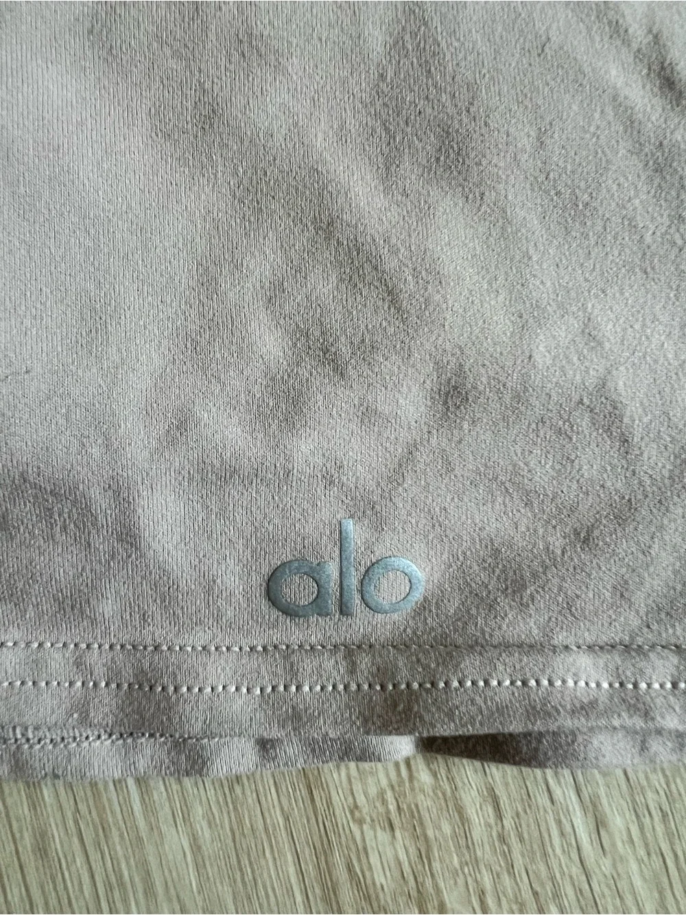 Alo Women’s Airbrush Real Sports Bra Crop Tank aTop in Beige XS